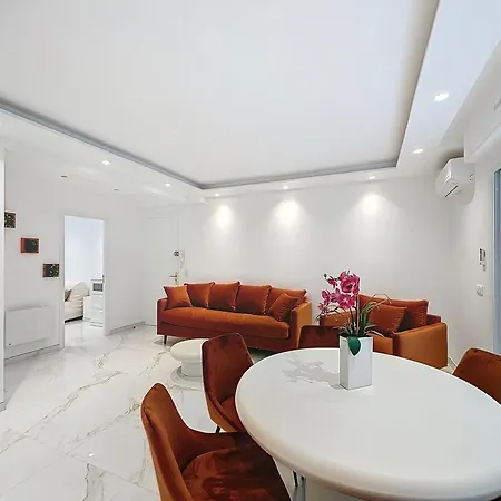 Lacour * Κάννες